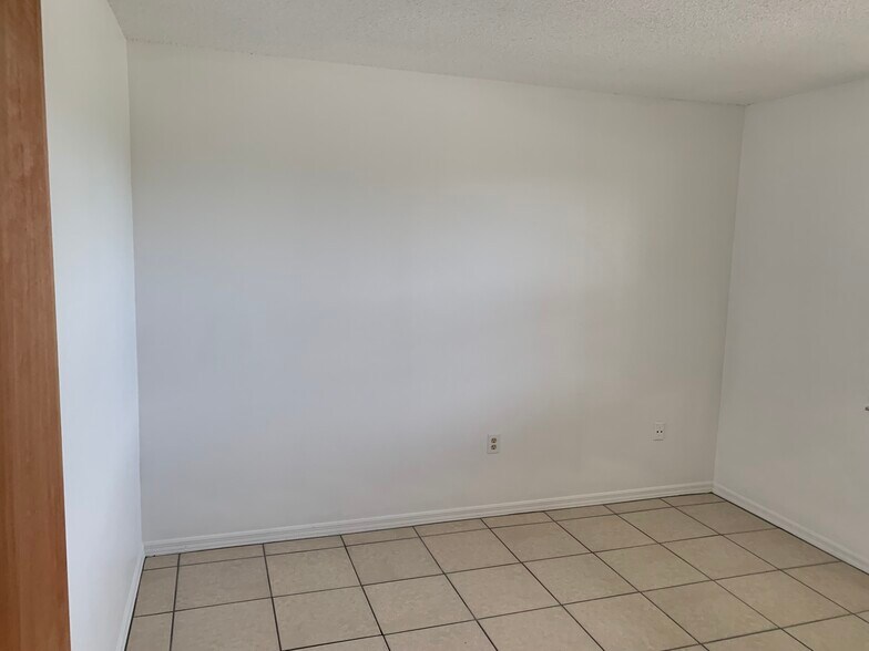 Bedroom 2 - 1197 S Park Ave