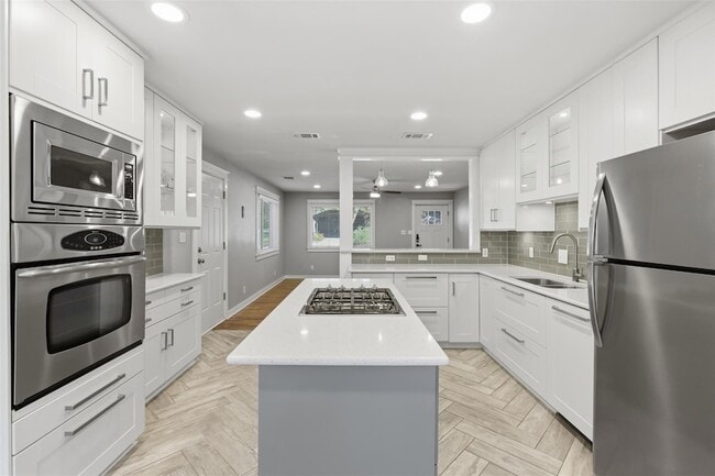 Building Photo - 5614 Shoalwood Ave