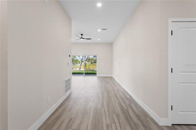 Building Photo - 33320 CR-473