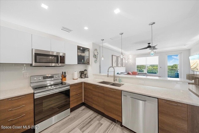 Building Photo - 202 Ivory Coral Ln