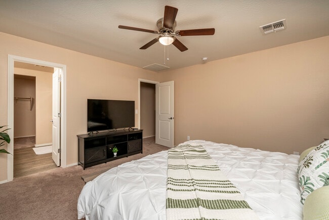 Building Photo - 1547 E Inouye Dr