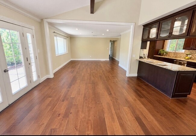Building Photo - 5415 Comstock Ct