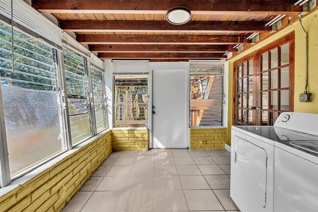 Building Photo - 4214 SW 49th Ct