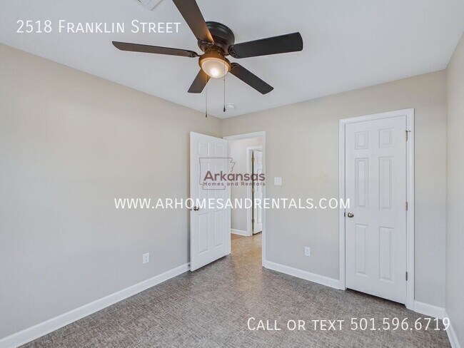 Building Photo - 2518 Franklin St