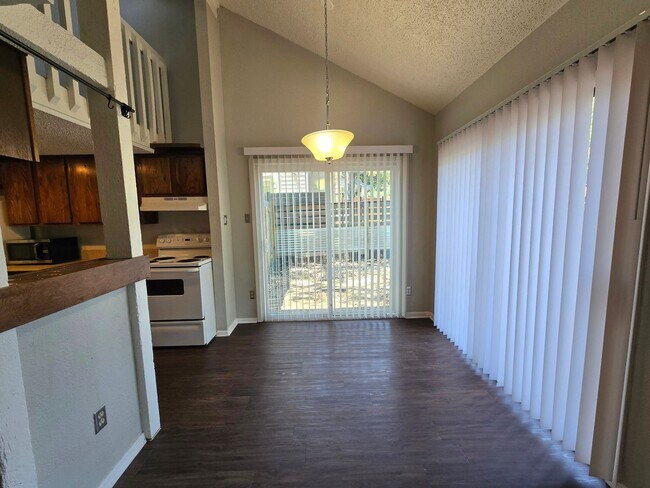 Building Photo - 1713 Cinnamon Path