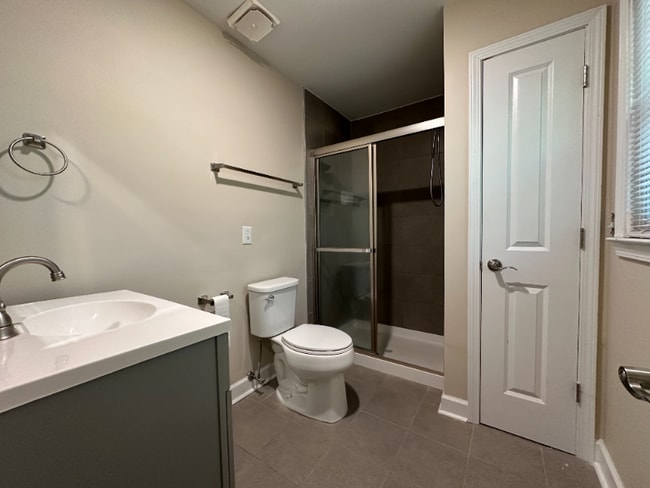 Building Photo - 104 Hudson Hills Rd