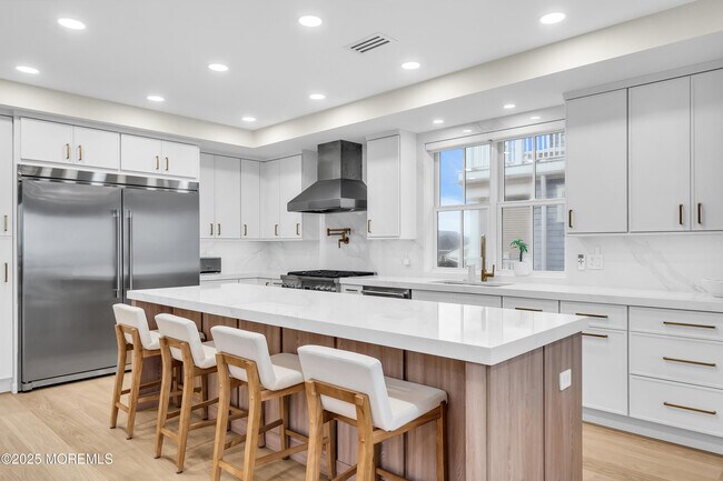 Building Photo - 3580 Ocean Terrace