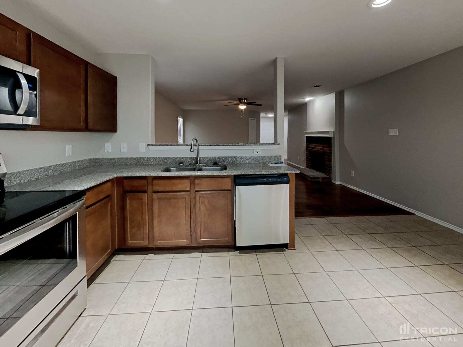 Building Photo - 429 Sandy Creek Dr