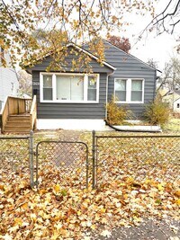 Building Photo - Spacious 3-Bedroom Home in Gary