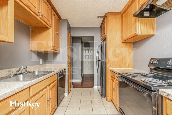 Building Photo - 7557 Folkstone Dr