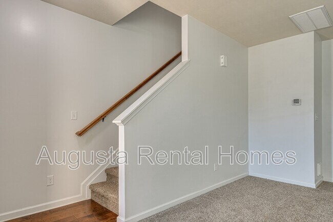 Building Photo - 633 Colston Ave