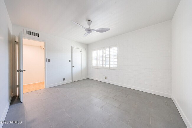 Building Photo - 6544 N 12th St