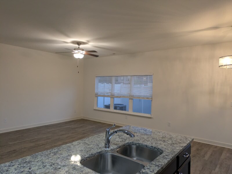 Building Photo - 1706 Lone Jack Ln