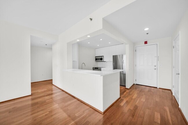 Building Photo - 2110 City Pl