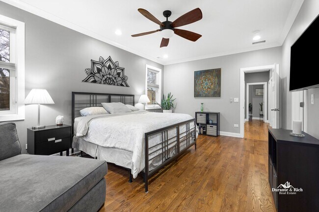 Building Photo - Stunning 4 Bedroom, 3.5 Bath Executive Rental