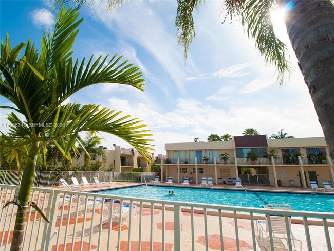 Building Photo - 13901 SW 90th Ave