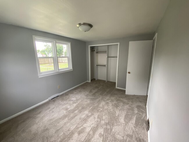 Building Photo - 292 11th St