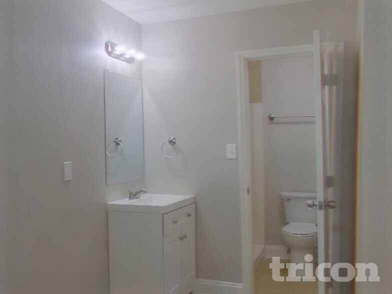 Building Photo - 6701 Hickory Trace Dr