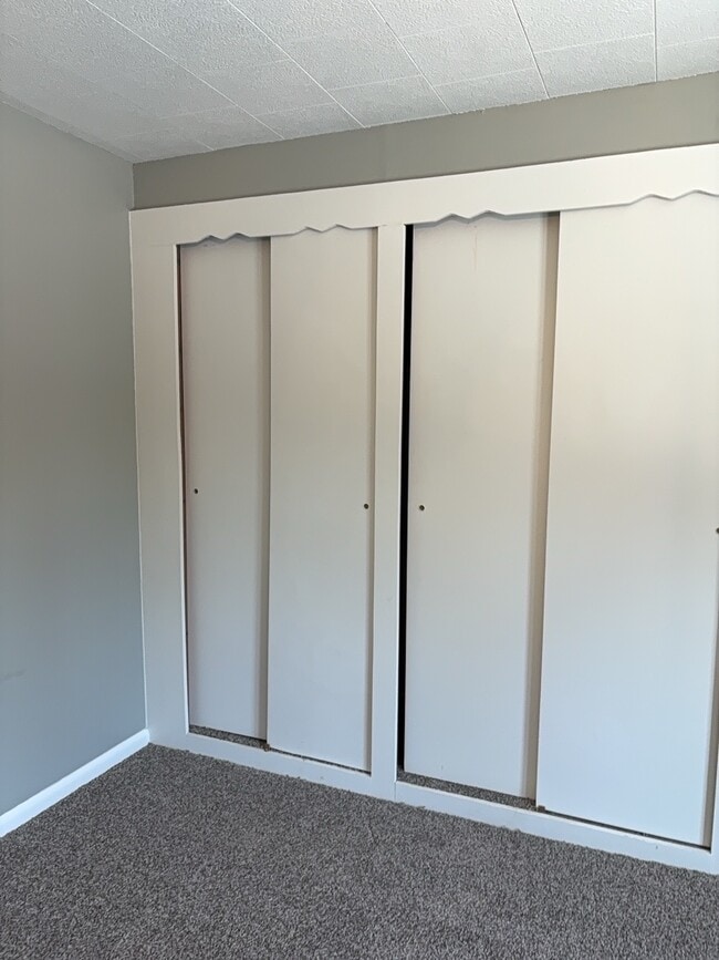 Building Photo - 520 E Washington St