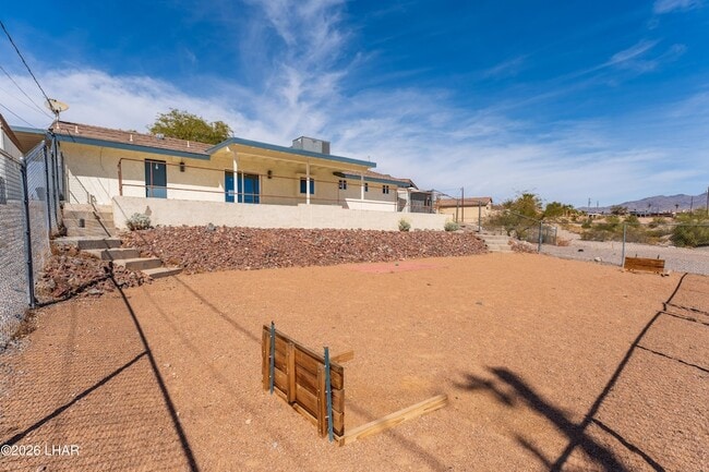Building Photo - 2150 Lake Havasu Plaza