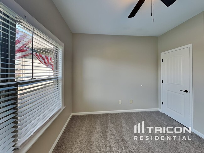 Building Photo - 1430 Raven Rd