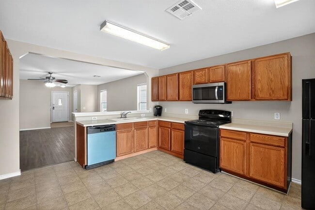 Building Photo - 1516 Anise Dr