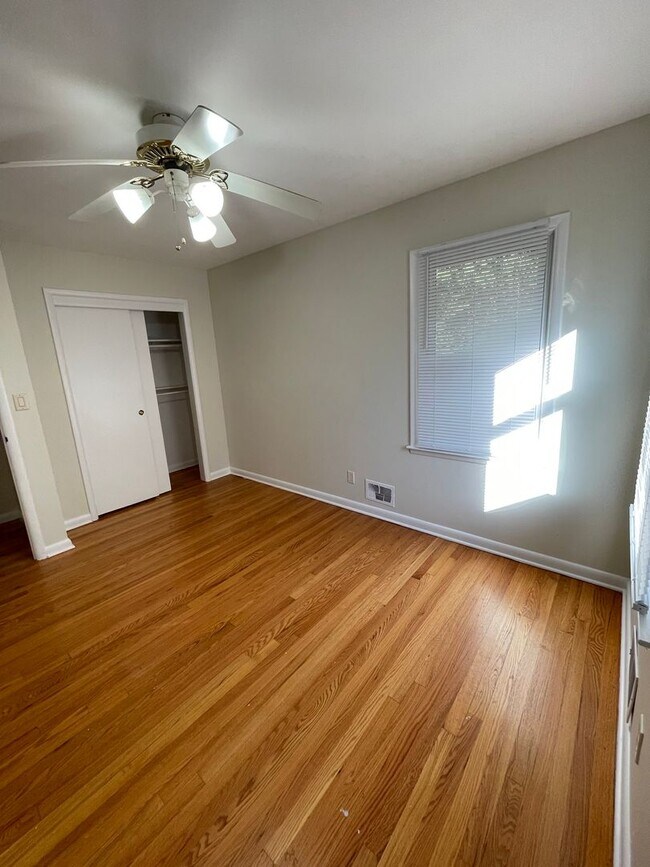Building Photo - NEW ON THE MARKET– Charming 3bd/1ba Ranch ...