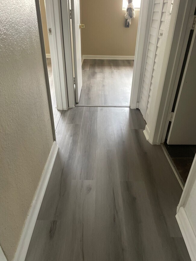 Building Photo - 746 McDougall Ct