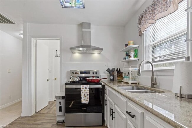 Building Photo - 108 Cooley Rd