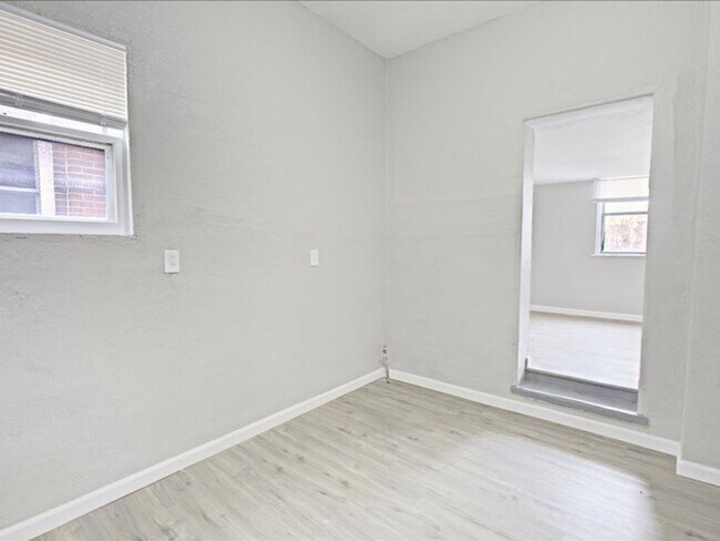 Building Photo - Welcome to 6730 Vermont!