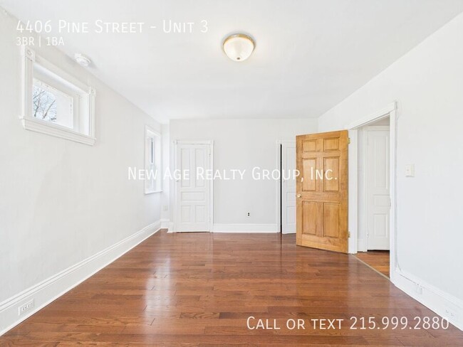 Building Photo - Three bedroom apartment in university city!