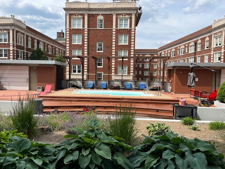 Building Photo - 9 N Euclid Ave