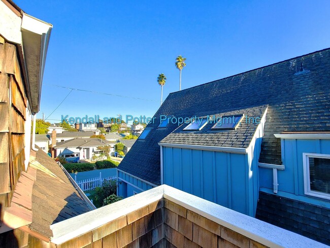 Building Photo - Unique Yacht Harbor 3bed/2bath Home with S...