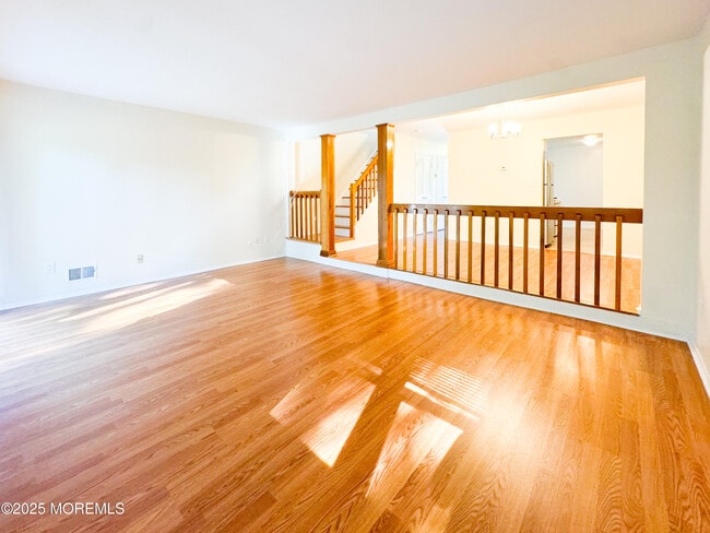 Building Photo - 438 Oak Knoll Dr