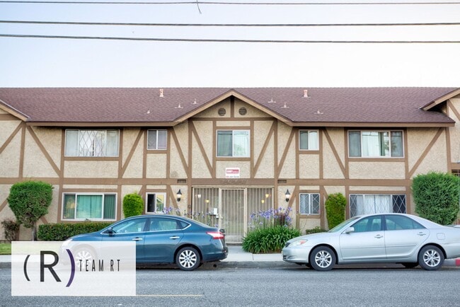 Building Photo - Gated Community and Lovely Condominum in Almansor Park Estates