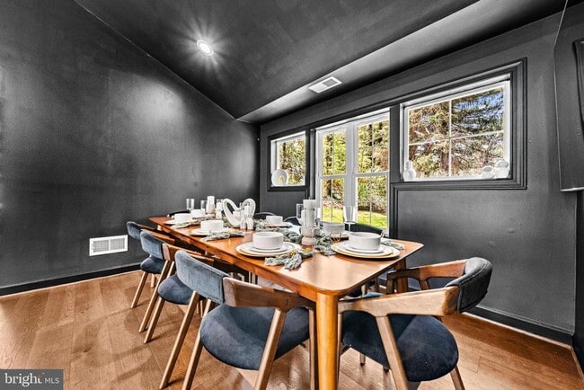 Building Photo - 3803 Estel Rd