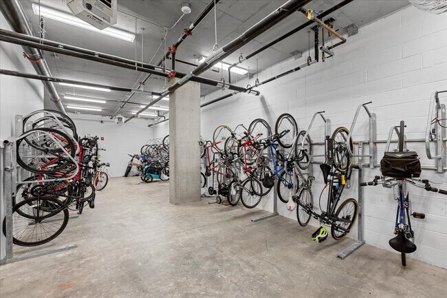 Building Photo - 728 N Morgan St