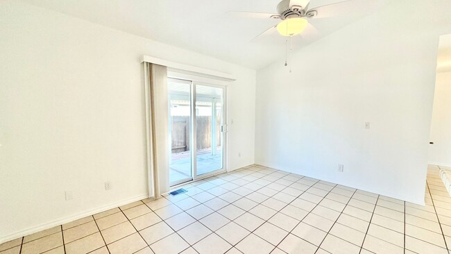 Building Photo - Lovely Single-Story Home in the Friendly a...