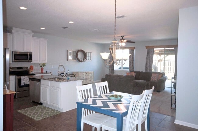Building Photo - Young country style home- Move in ready!