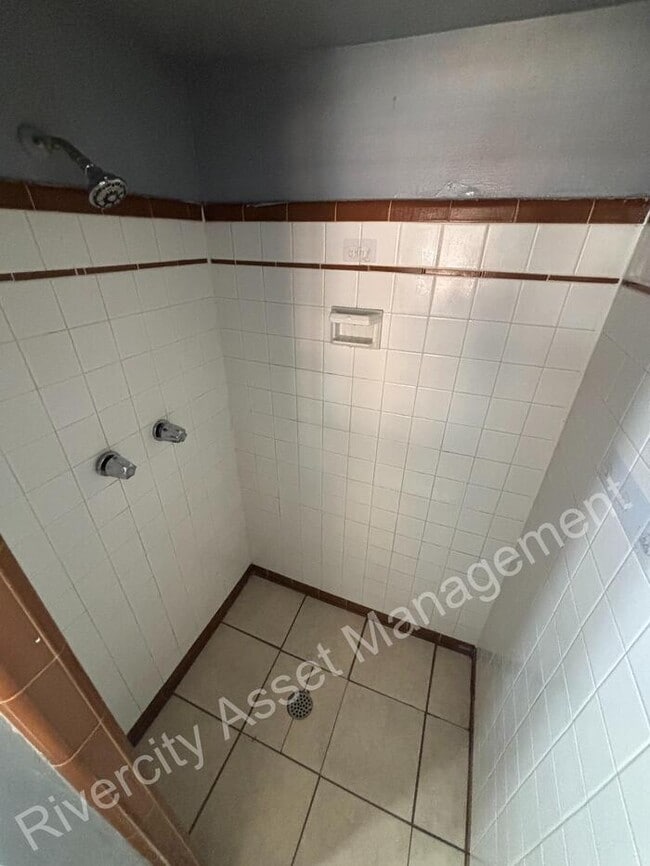 Building Photo - Charming 3-Bedroom Home with Fenced Yard & Original Hardwood Floors – Frayser, Section 8 Welcomed!