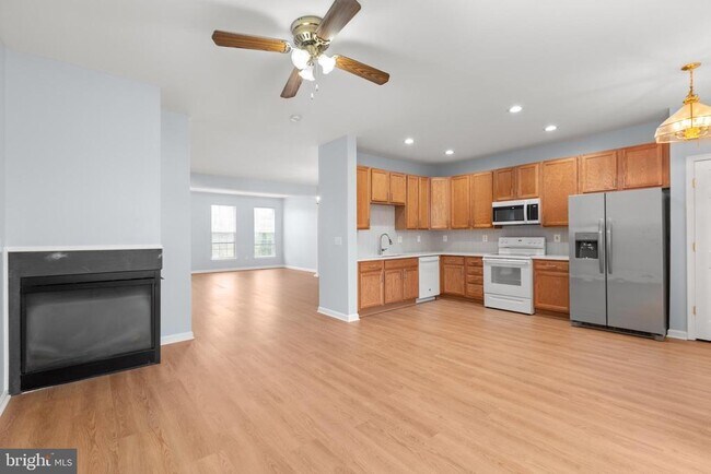 Building Photo - 15788 Nimes Ct