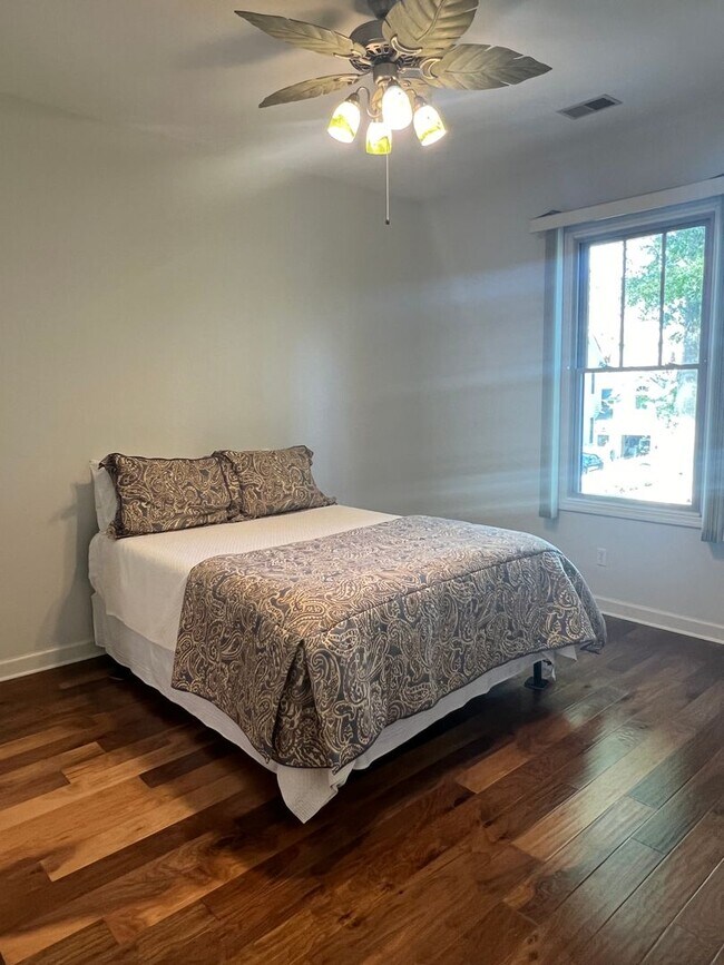 Building Photo - Spacious Updated Home in Windmill Harbour!