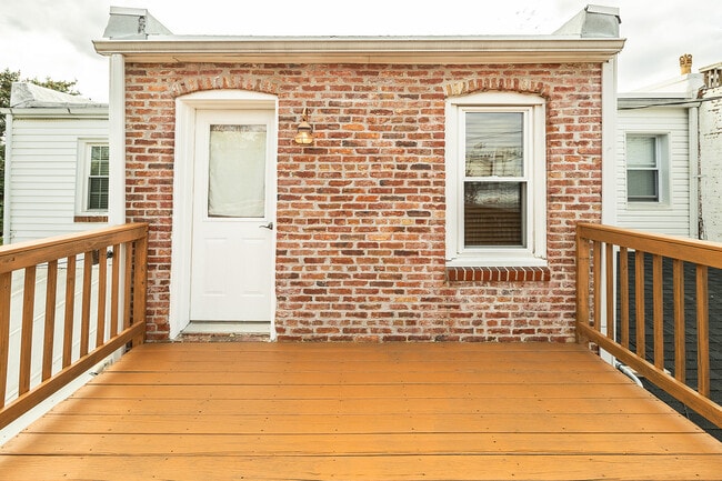 Building Photo - 1242 E Fort Ave