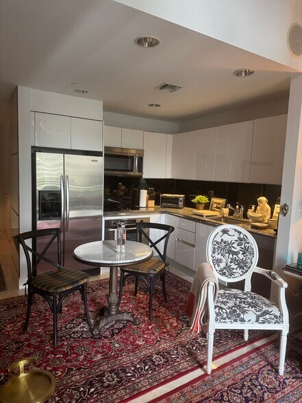 Building Photo - 1050 Brickell Ave