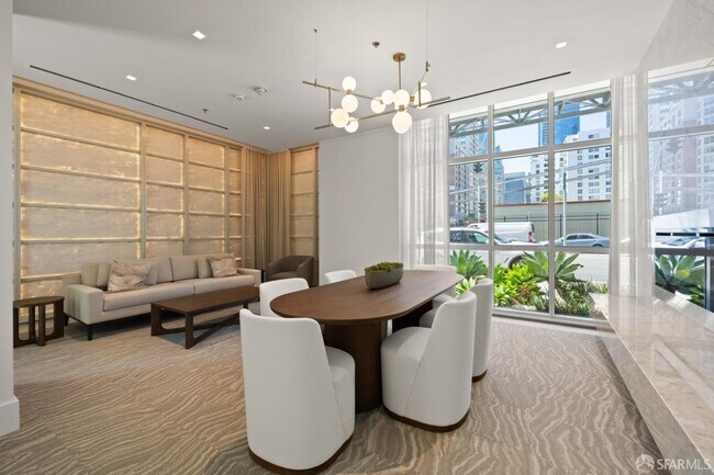 Building Photo - 501 Beale St