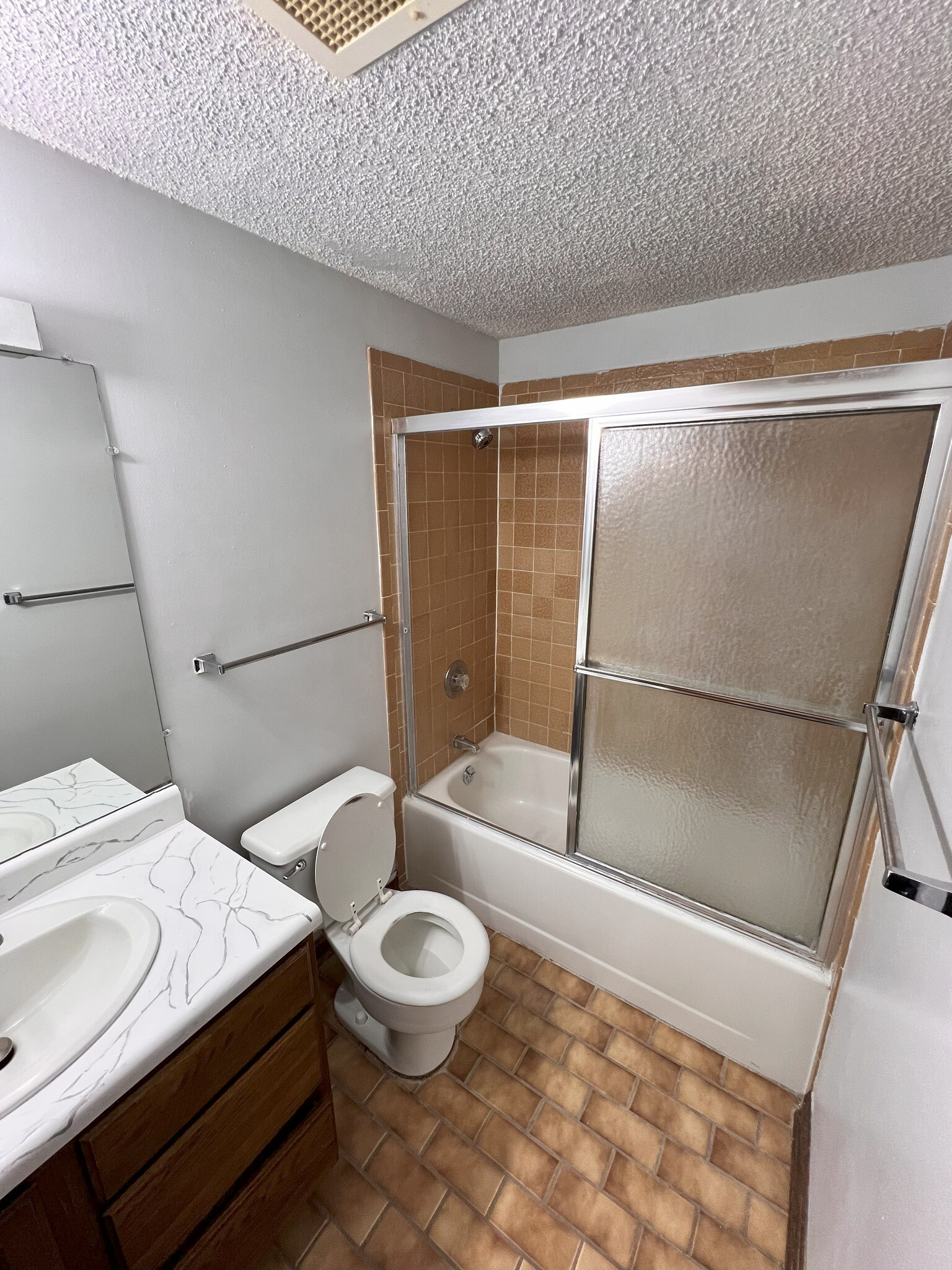 Building Photo - 123 N Locust St