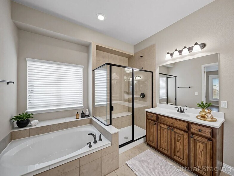 Building Photo - 971 Sagebrush Dr