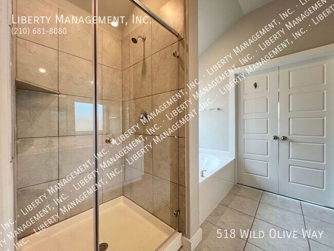 Building Photo - 518 Wild Olive Wy