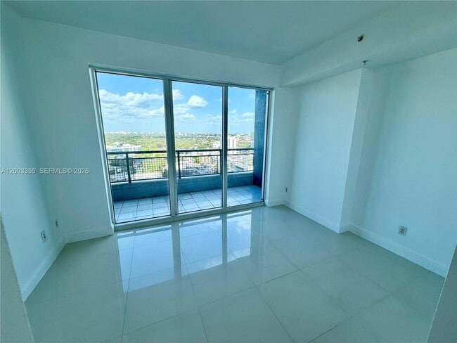 Building Photo - 60 SW 13th St