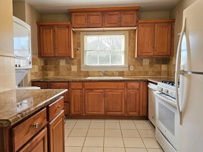 Building Photo - 2247 South Blvd